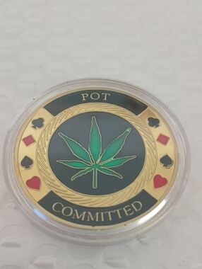 Pot Committed Decorative Coin – Green and Gold Home Art Accent